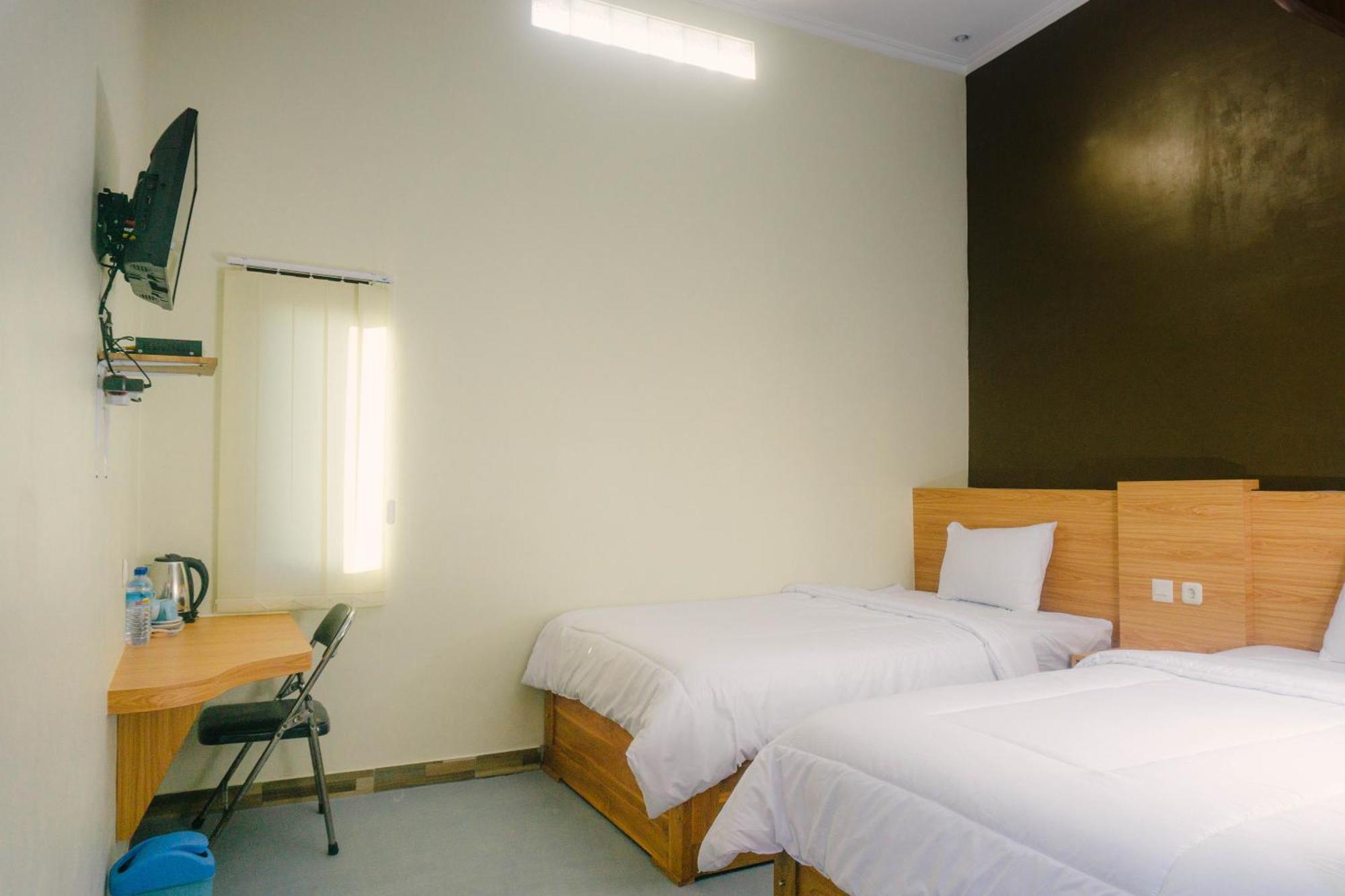 Grand Khalifah Guesthouse Sumbawa Екстериор снимка