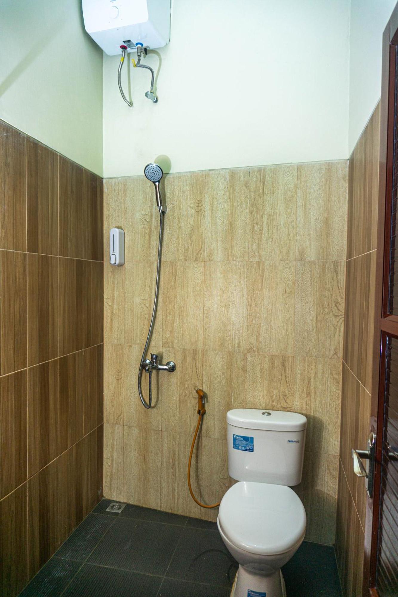 Grand Khalifah Guesthouse Sumbawa Екстериор снимка