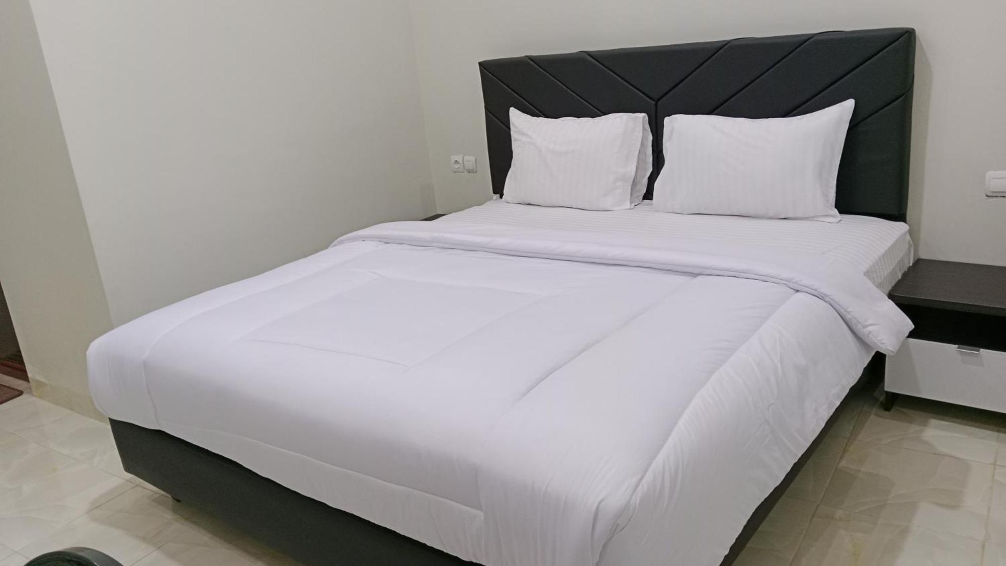 Grand Khalifah Guesthouse Sumbawa Екстериор снимка