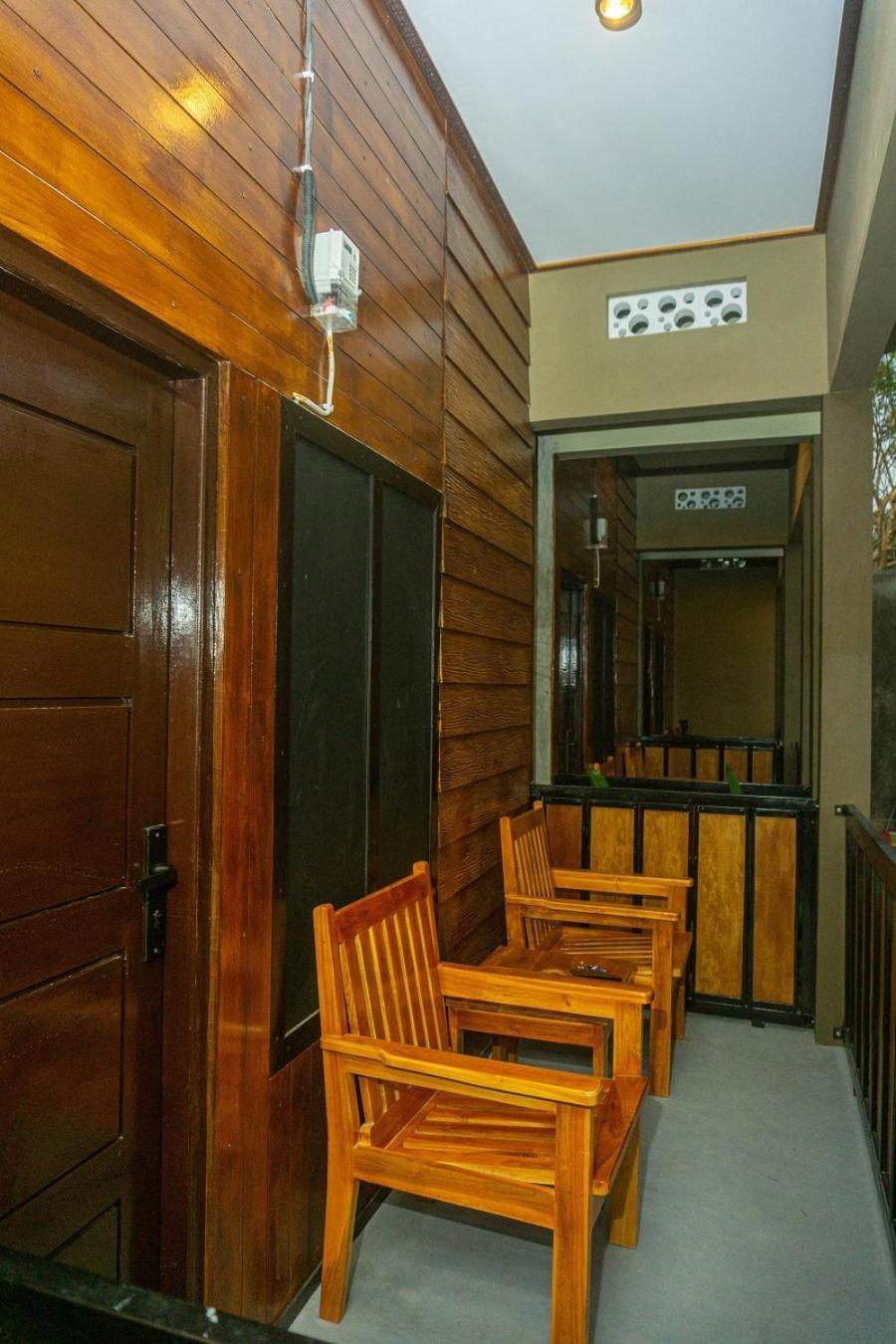 Grand Khalifah Guesthouse Sumbawa Екстериор снимка