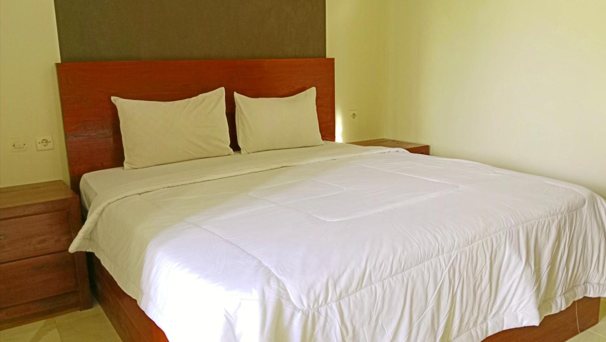 Grand Khalifah Guesthouse Sumbawa Екстериор снимка