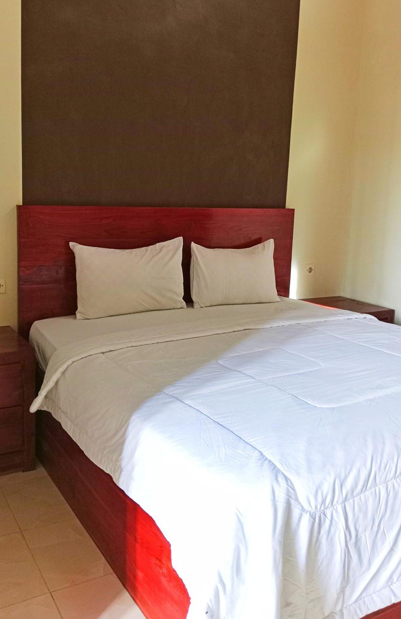 Grand Khalifah Guesthouse Sumbawa Екстериор снимка