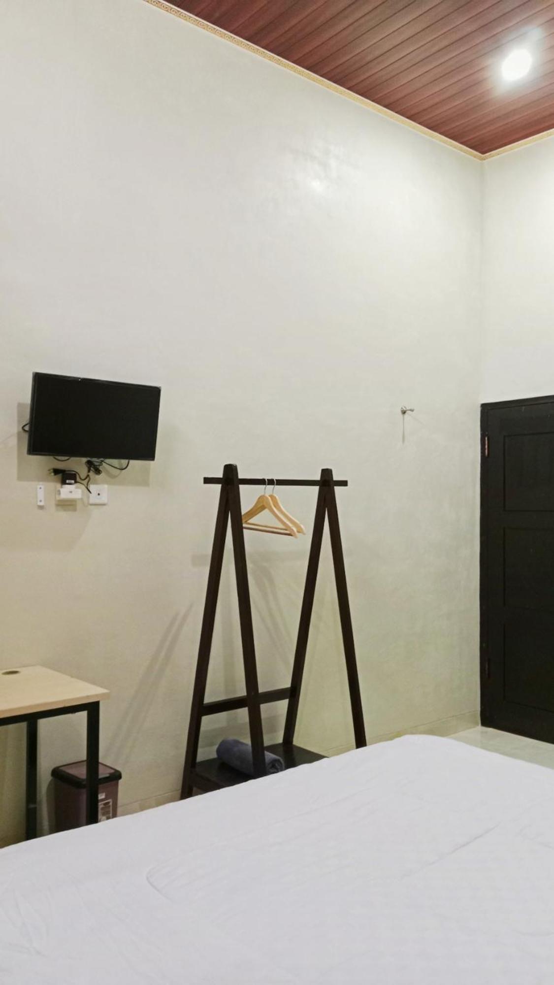 Grand Khalifah Guesthouse Sumbawa Екстериор снимка